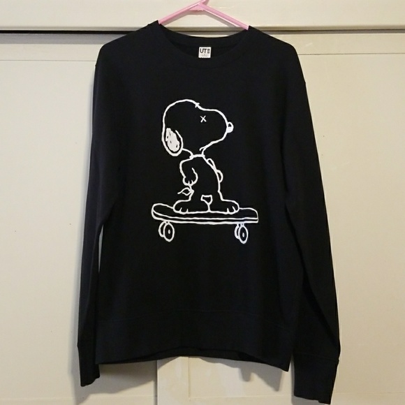 kaws x peanuts sweater